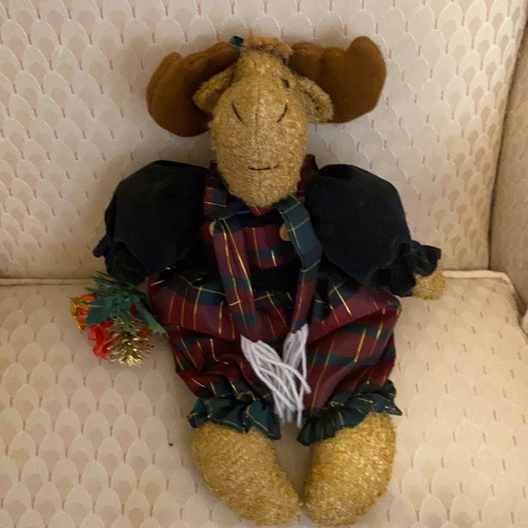 Decorative Seated Christmas Moose 14”long - Picture 1 of 4